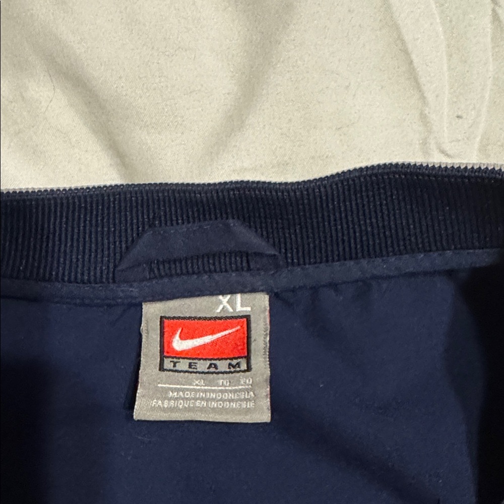 Vintage Team Nike Navy Georgetown V-neck Pullover Sz XL - Picture 2 of 5